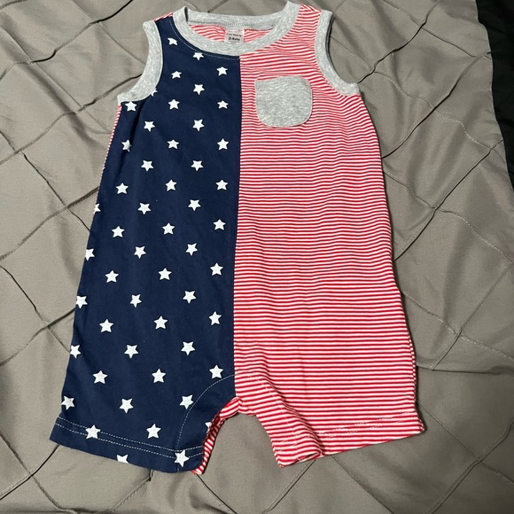 Carters boys Stars and Stripes romper. Size 24 months. - Picture 1 of 3